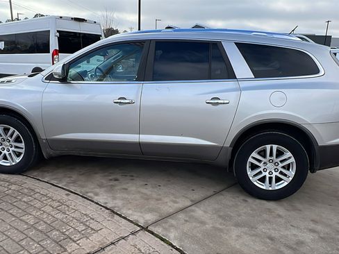 Used 2008 Buick Enclave CX w/ Driver Confidence Package image 11