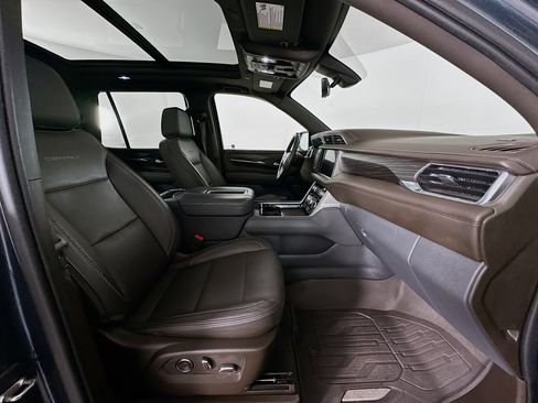 Used 2021 GMC Yukon Denali w/ Denali Premium Package image 34