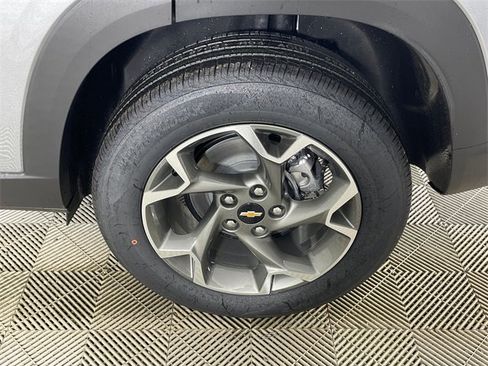 New 2026 Chevrolet Trax LT w/ LT Convenience Package image 17
