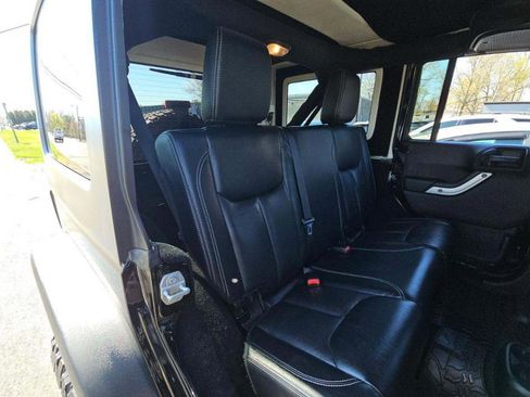 Used 2016 Jeep Wrangler Unlimited Rubicon AWD/4WD image 15