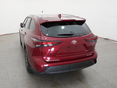 New 2026 Toyota Highlander XLE AWD/4WD image 8