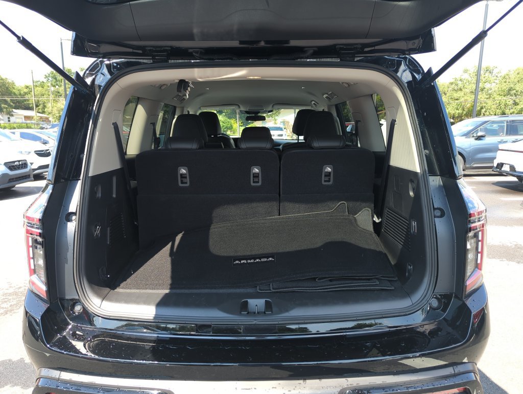 Used 2025 Nissan Armada SV AWD/4WD image 30
