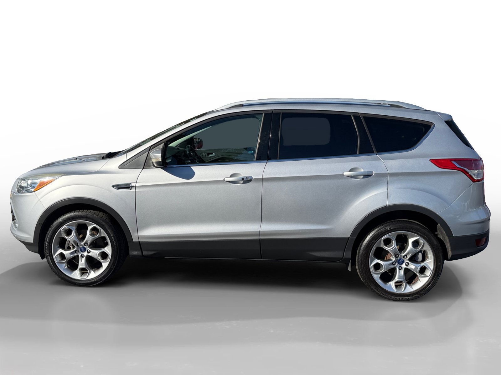 Used 2016 Ford Escape Titanium FWD image 2