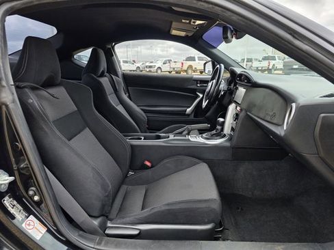 Used 2018 Toyota 86 image 23