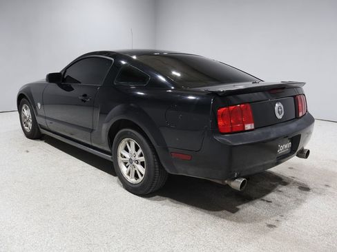 Used 2009 Ford Mustang Coupe image 4
