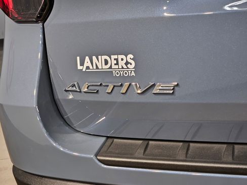 Used 2025 Ford Explorer Active RWD image 38