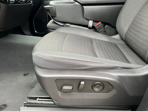 Used 2025 Chevrolet Silverado 1500 LT image 12