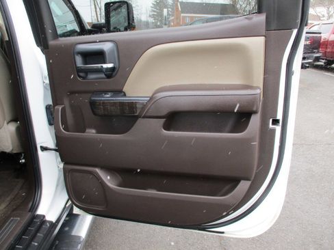 Used 2015 GMC Sierra 2500 Denali w/ Driver Alert Package image 29