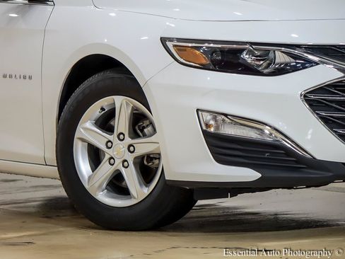 Used 2024 Chevrolet Malibu LS FWD image 3