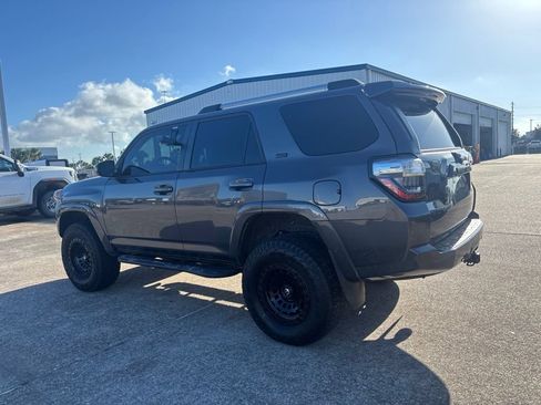 Used 2022 Toyota 4Runner SR5 Premium AWD/4WD image 8