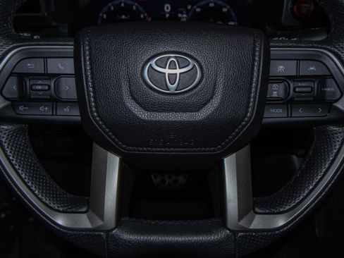 Used 2024 Toyota Tacoma TRD Sport AWD/4WD image 11