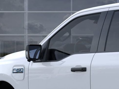 New 2025 Ford F150 Lightning XLT image 20