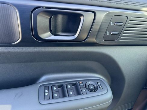 Used 2025 Hyundai Santa Fe Calligraphy image 17