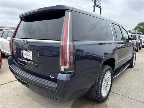 Used 2017 Cadillac Escalade ESV Premium Luxury AWD/4WD image 7