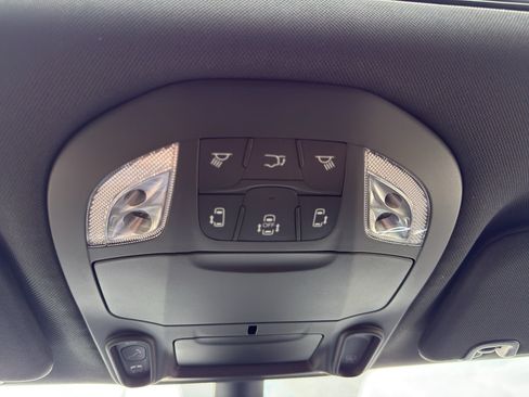 New 2027 Chrysler Pacifica Limited AWD/4WD image 24