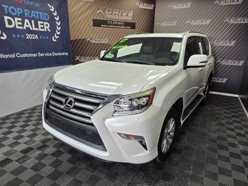 Used 2017 Lexus GX 460 image 2