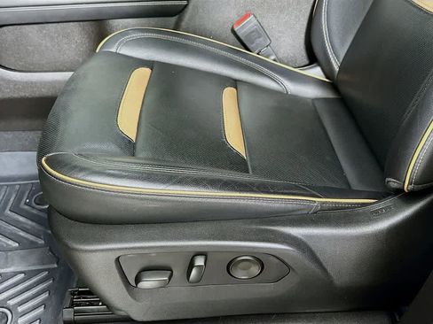 Used 2021 GMC Yukon AT4 image 31