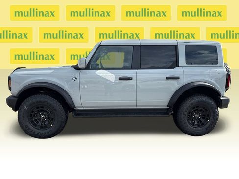 New 2026 Ford Bronco Outer Banks w/ Sasquatch Package AWD/4WD image 2