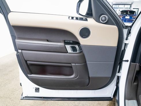 Used 2022 Land Rover Range Rover Sport HSE Silver Edition image 17