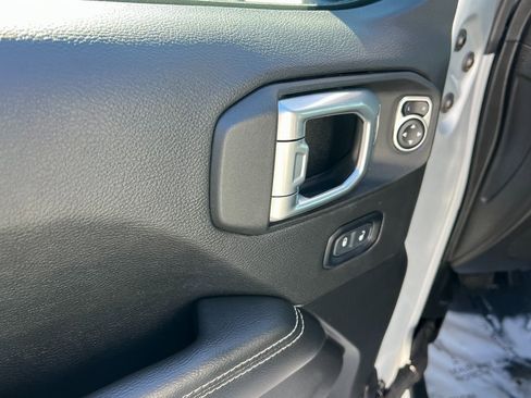 Used 2023 Jeep Wrangler Unlimited Sahara image 22