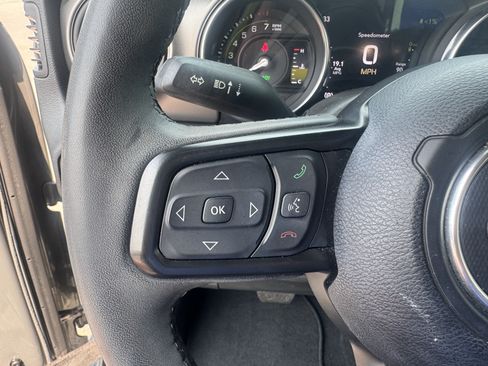 Used 2023 Jeep Wrangler Unlimited w/ Sun & Screen Package AWD/4WD image 21