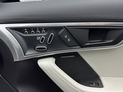 Used 2021 Jaguar F-TYPE Coupe image 30