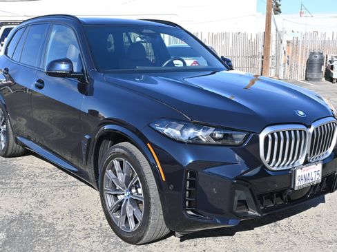 Used 2024 BMW X5 xDrive50e w/ M Sport Package AWD/4WD image 3