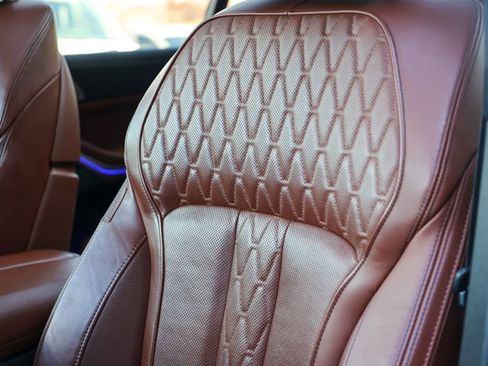 Used 2023 BMW X7 M60i w/ Executive Package image 40