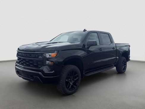 Used 2026 Chevrolet Silverado 1500 Custom Trail Boss w/ Midnight Edition AWD/4WD image 1