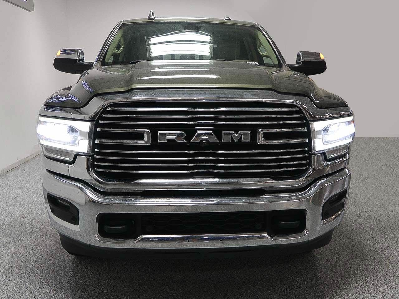 Used 2020 RAM 2500 Laramie AWD/4WD image 2