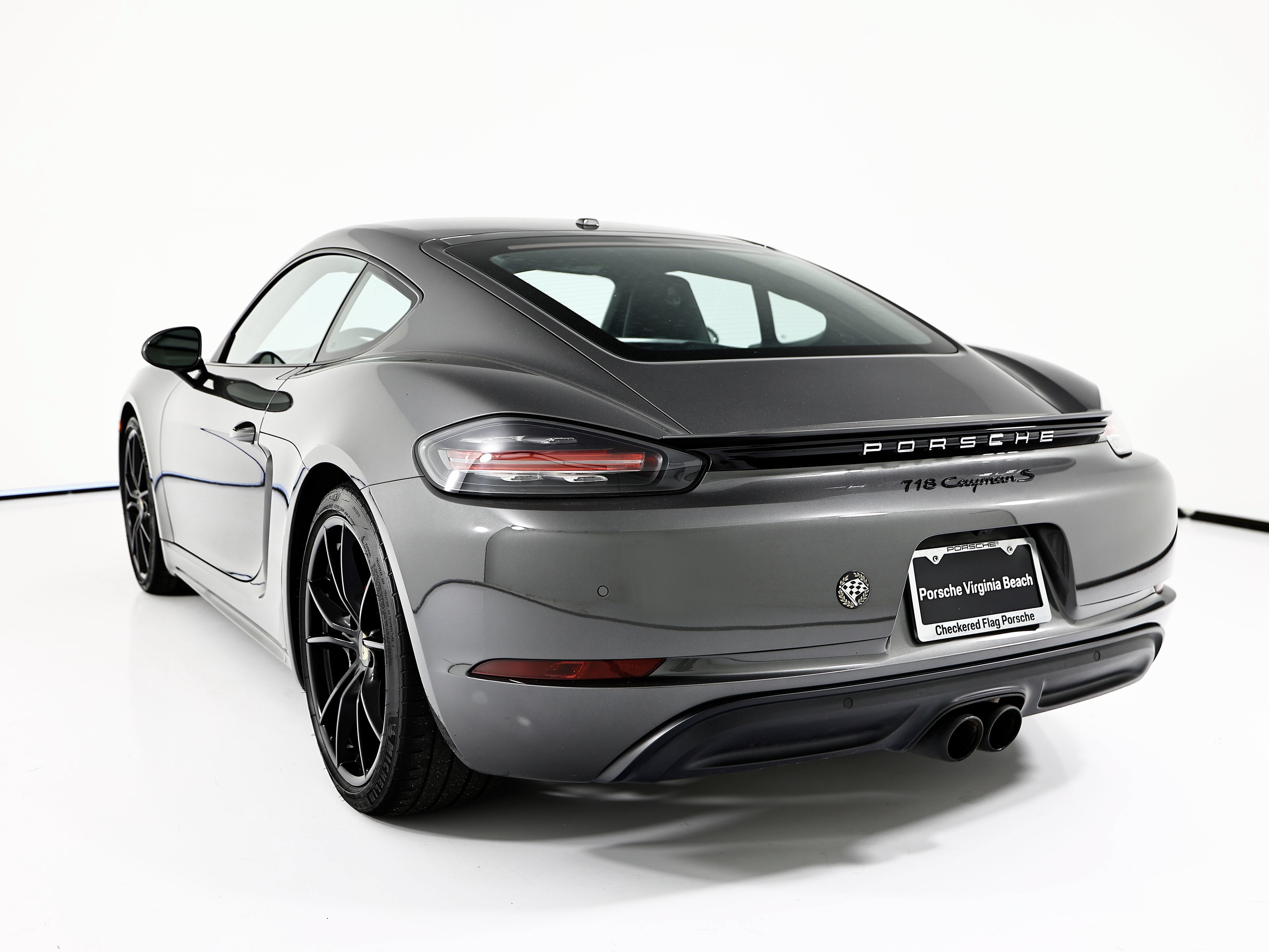 Used 2018 Porsche 718 Cayman S RWD image 3