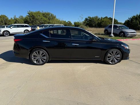 Used 2019 Nissan Altima 2.0 Edition One image 4