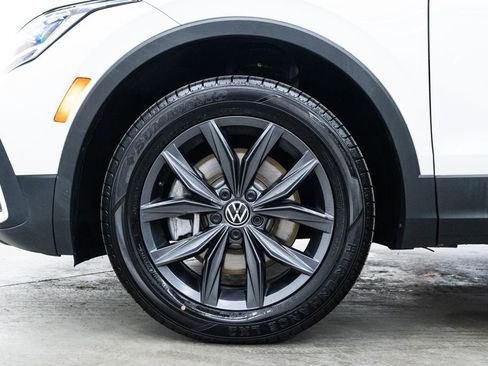 Used 2024 Volkswagen Tiguan SE image 7