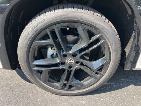 New 2026 Volkswagen Tiguan SE R-Line FWD image 7