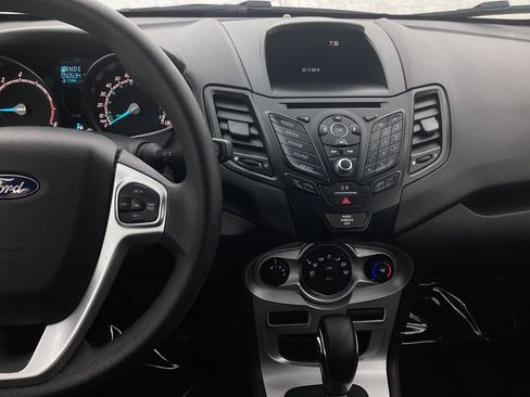 Used 2019 Ford Fiesta SE image 32