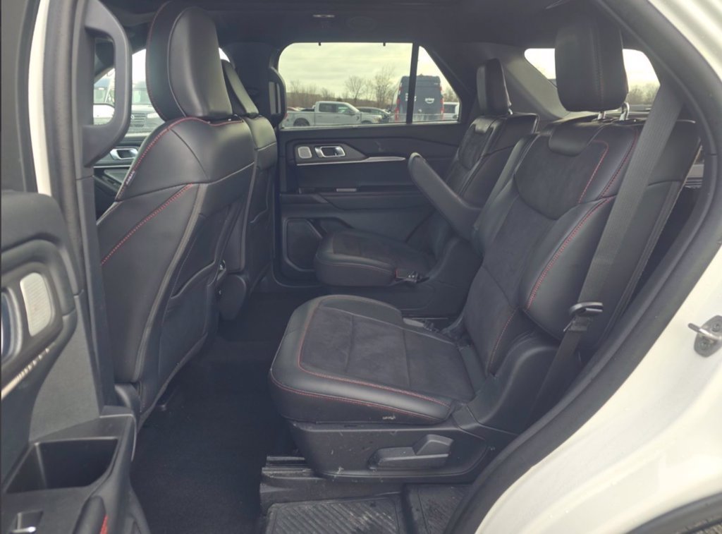 Used 2025 Ford Explorer ST AWD/4WD image 7