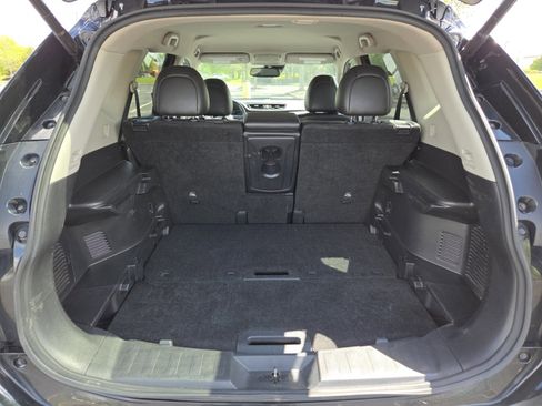 Used 2018 Nissan Rogue SL FWD image 23