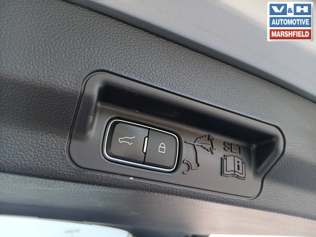 Used 2023 Ford Explorer XLT w/ Equipment Group 202A AWD/4WD image 35