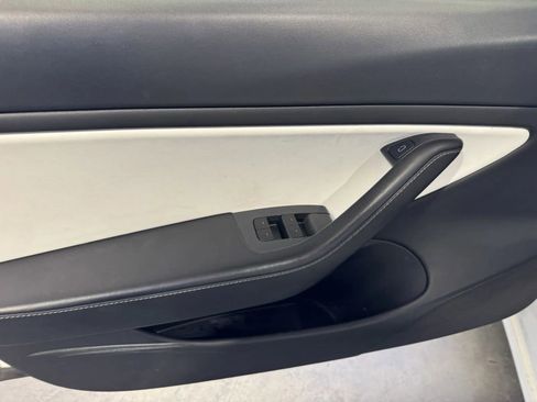 Used 2021 Tesla Model 3 Standard Range Plus image 13
