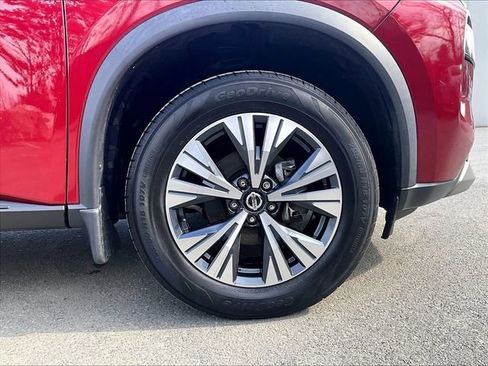 Used 2021 Nissan Rogue SV image 9