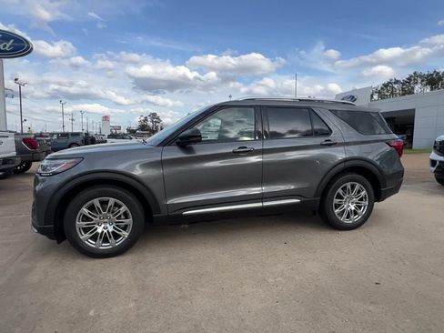 New 2026 Ford Explorer Platinum image 3