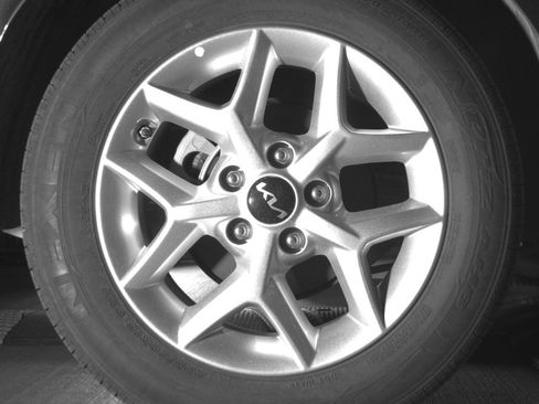 Used 2025 Kia Soul LX w/ LX Technology Package FWD image 15