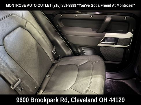 Used 2023 Land Rover Defender 110 SE image 31