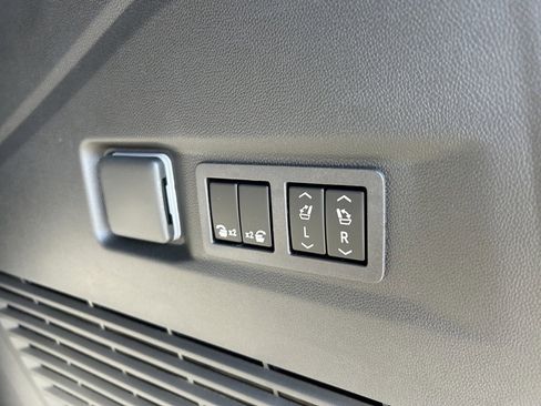 New 2026 GMC Yukon Denali w/ Sun & Power Step Package image 44