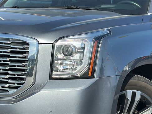 Used 2020 GMC Yukon Denali image 4