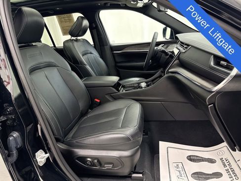 Used 2024 Jeep Grand Cherokee Overland w/ Trailer Tow Package image 9