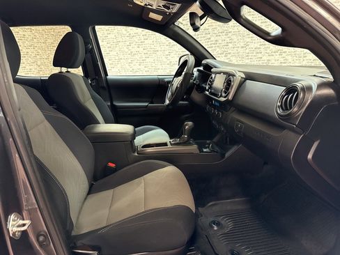 Used 2021 Toyota Tacoma TRD Off-Road w/ Technology Package image 11