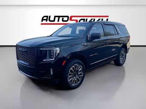 Used 2023 GMC Yukon Denali Ultimate w/ LPO, Floor Liner Package AWD/4WD image 3