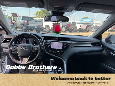 Used 2020 Toyota Camry SE FWD image 13