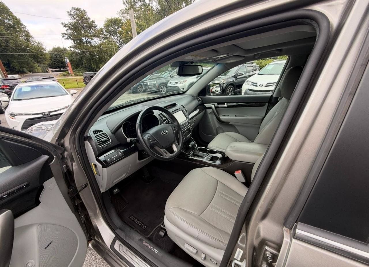 Used 2015 Kia Sorento SX FWD image 9